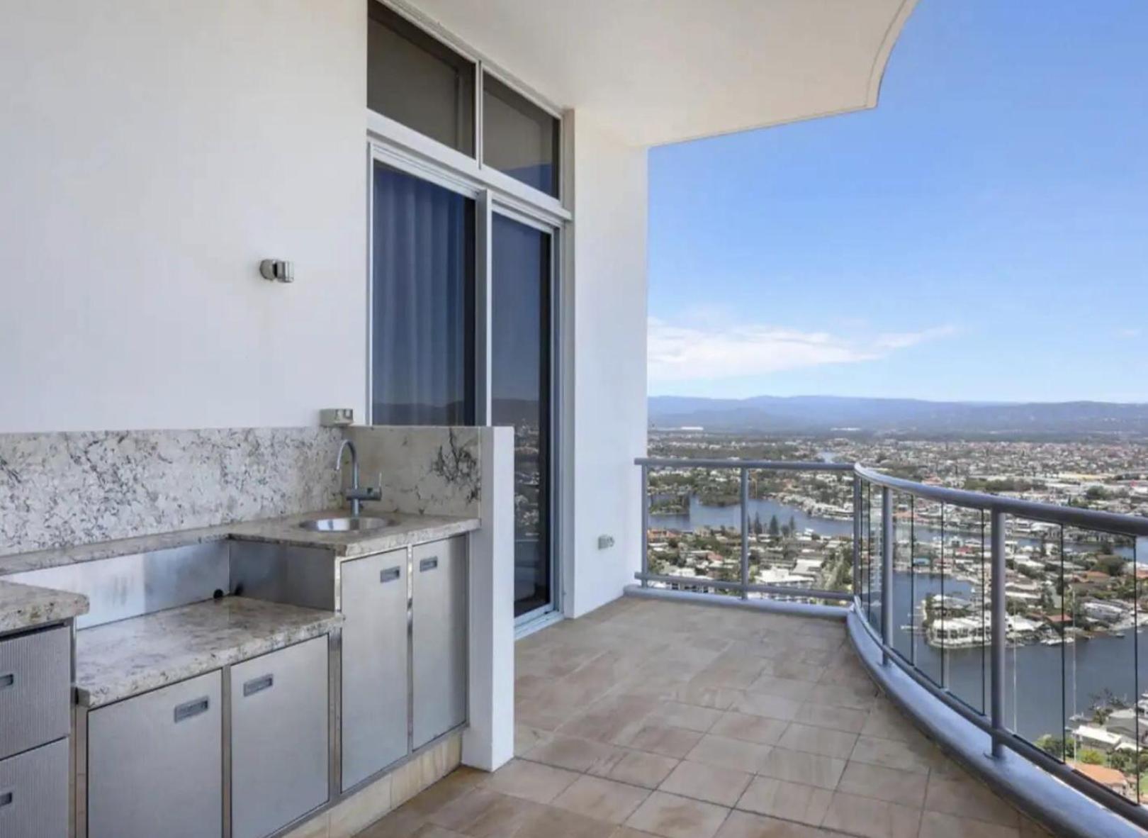 Apartment Penthouse Surfers Paradise Events Approved *